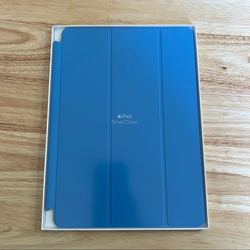 Brand New Apple Brand Blue iPad Smart Cover